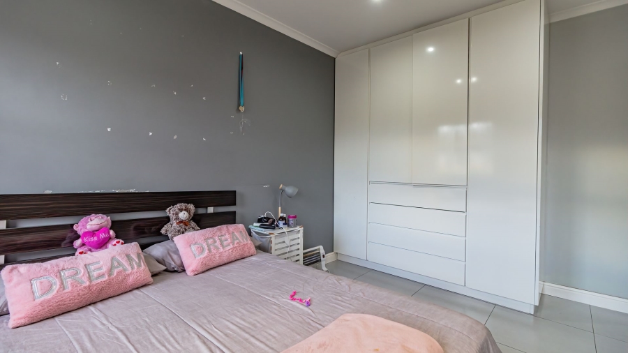4 Bedroom Property for Sale in Dennegeur Western Cape